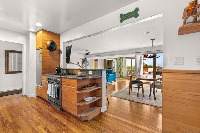 541 Tarento Dr, San Diego, CA 92106