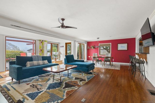 541 Tarento Dr, San Diego, CA 92106