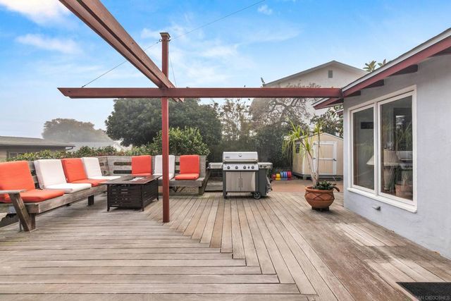 541 Tarento Dr, San Diego, CA 92106