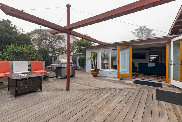 541 Tarento Dr, San Diego, CA 92106