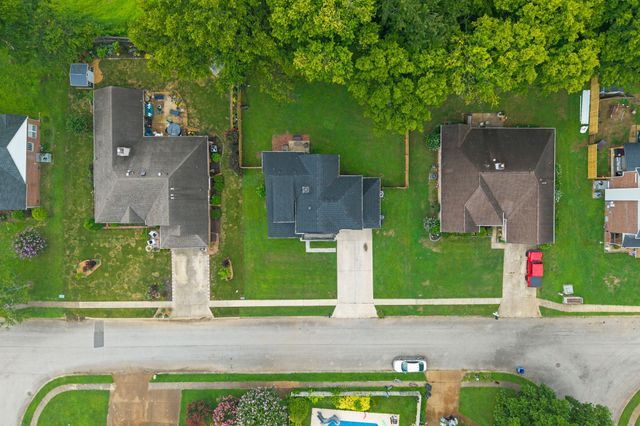 106 Bell Grove Dr, Columbia, TN 38401