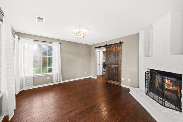 106 Bell Grove Dr, Columbia, TN 38401