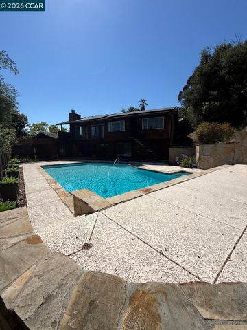 40 Carter Ct, El Sobrante, CA 94803