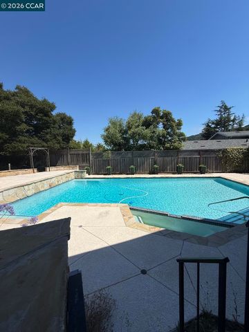 40 Carter Ct, El Sobrante, CA 94803