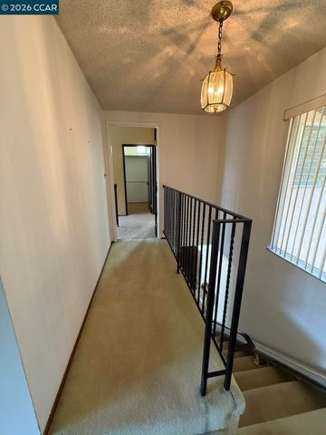 40 Carter Ct, El Sobrante, CA 94803