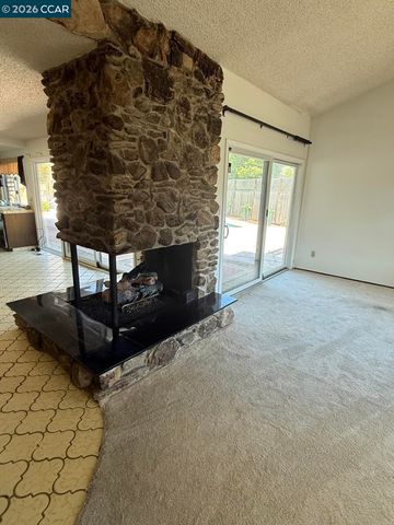 40 Carter Ct, El Sobrante, CA 94803