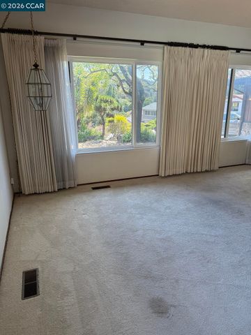 40 Carter Ct, El Sobrante, CA 94803