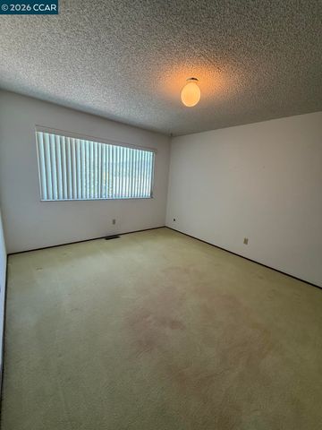 40 Carter Ct, El Sobrante, CA 94803