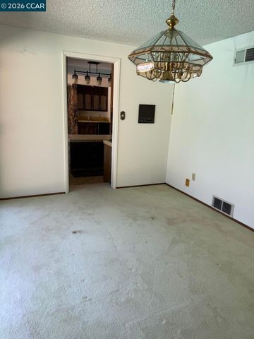 40 Carter Ct, El Sobrante, CA 94803