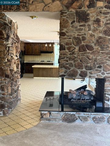 40 Carter Ct, El Sobrante, CA 94803