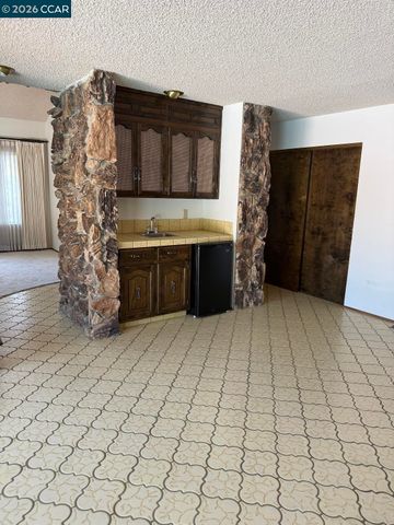 40 Carter Ct, El Sobrante, CA 94803
