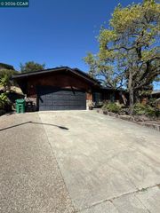 40 Carter Ct, El Sobrante, CA 94803