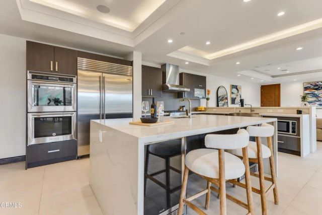 12480 Viewcrest Road, Los Angeles, CA 91604