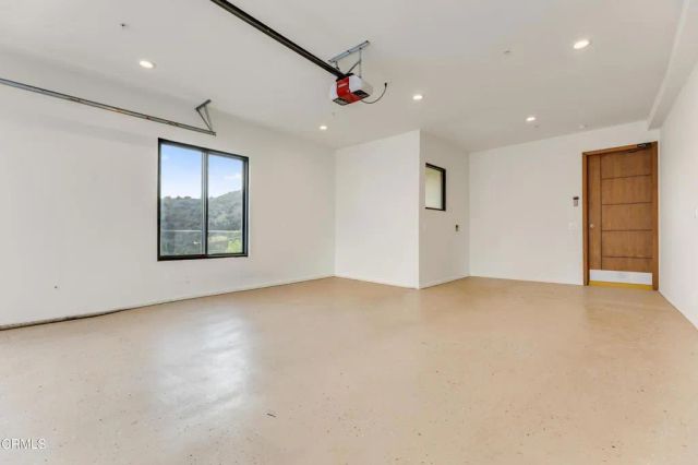 12480 Viewcrest Road, Los Angeles, CA 91604