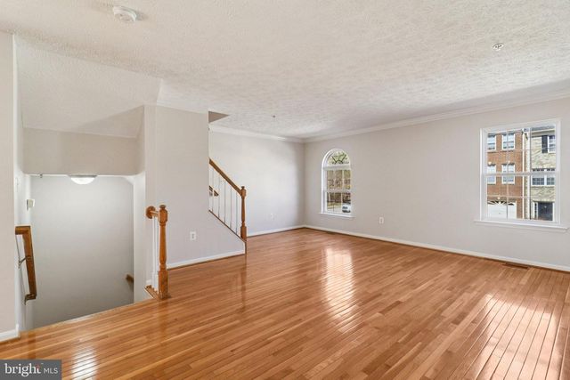 8033 BLOOMSBURY PL, White Plains, MD 20695