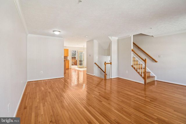 8033 BLOOMSBURY PL, White Plains, MD 20695