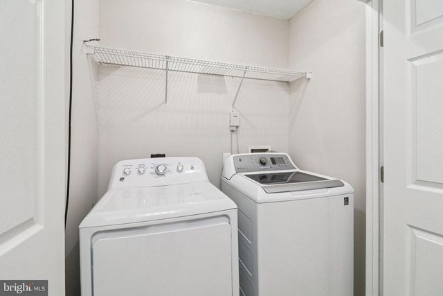 8033 BLOOMSBURY PL, White Plains, MD 20695