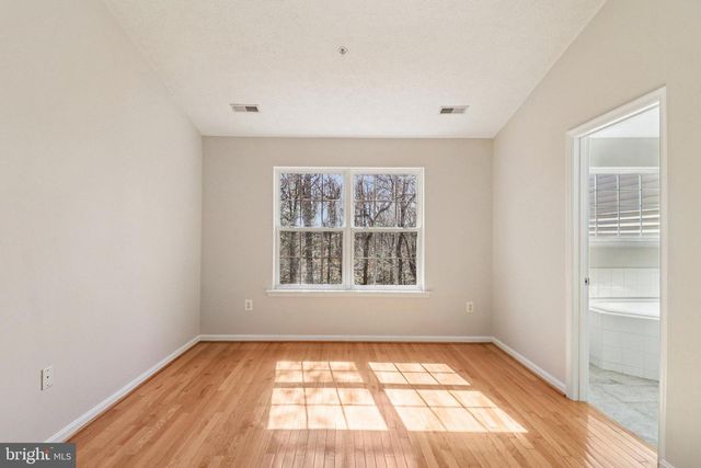 8033 BLOOMSBURY PL, White Plains, MD 20695