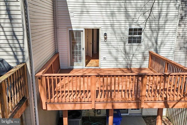 8033 BLOOMSBURY PL, White Plains, MD 20695