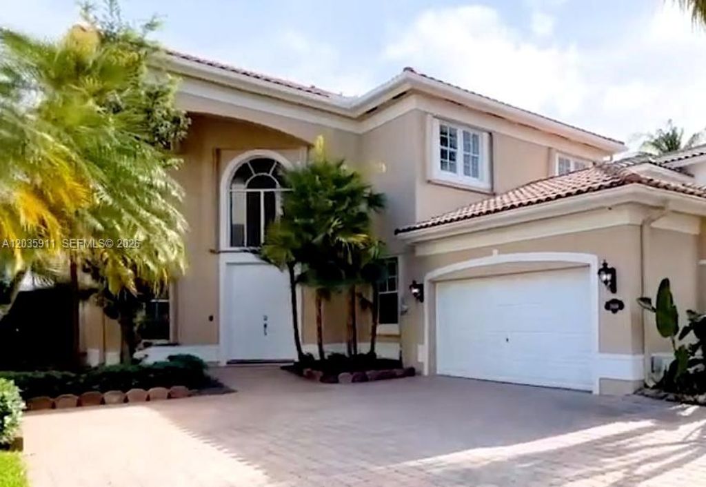 3944 194th Trl, Sunny Isles Beach, FL 33160