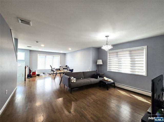 233 Warren Avenue B, Fort Lee, NJ 07024