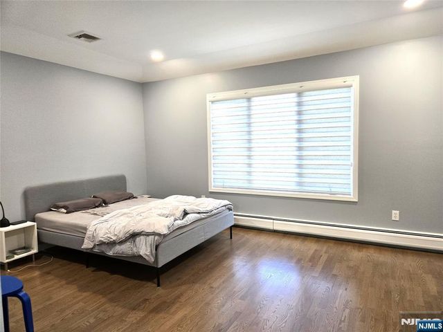 233 Warren Avenue B, Fort Lee, NJ 07024