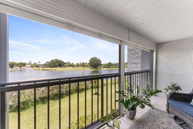 4266 Deste Court 302, Lake Worth, FL 33467