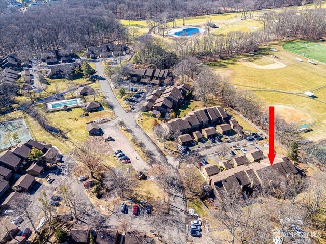 133 Oakmont Court, Edison, NJ 08820