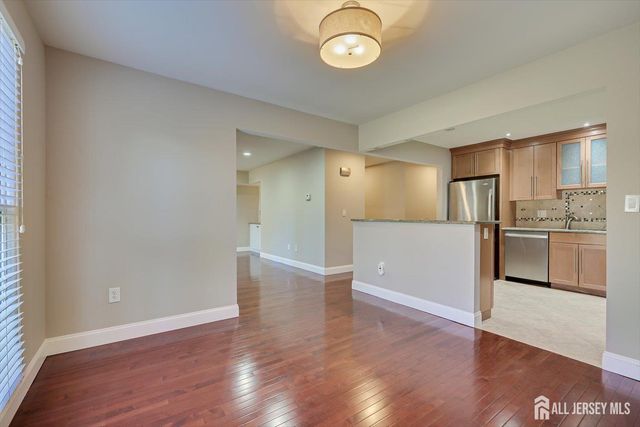 133 Oakmont Court, Edison, NJ 08820