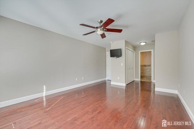 133 Oakmont Court, Edison, NJ 08820
