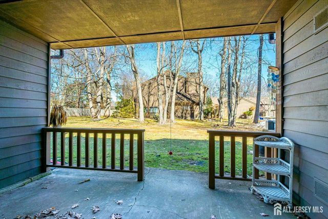 133 Oakmont Court, Edison, NJ 08820