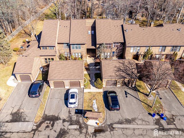 133 Oakmont Court, Edison, NJ 08820