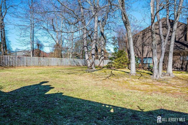 133 Oakmont Court, Edison, NJ 08820