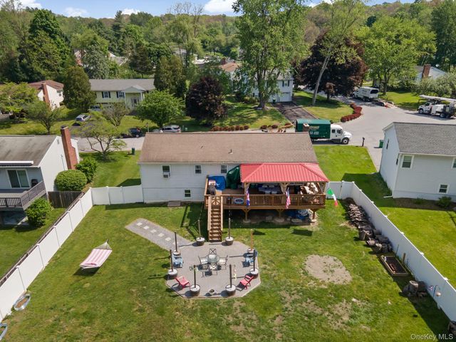 53 Carriage Hill Lane, Poughkeepsie, NY 12603