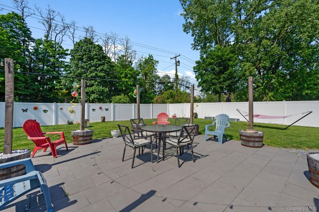 53 Carriage Hill Lane, Poughkeepsie, NY 12603