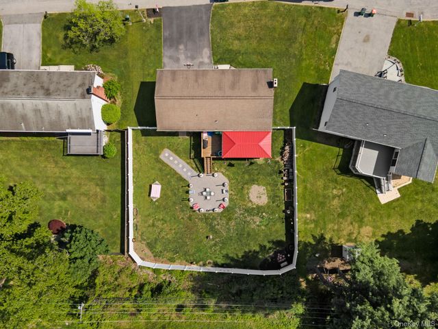 53 Carriage Hill Lane, Poughkeepsie, NY 12603