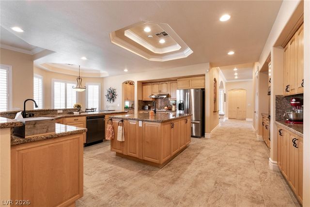 7718 Willow Cove Circle, Las Vegas, NV 89129