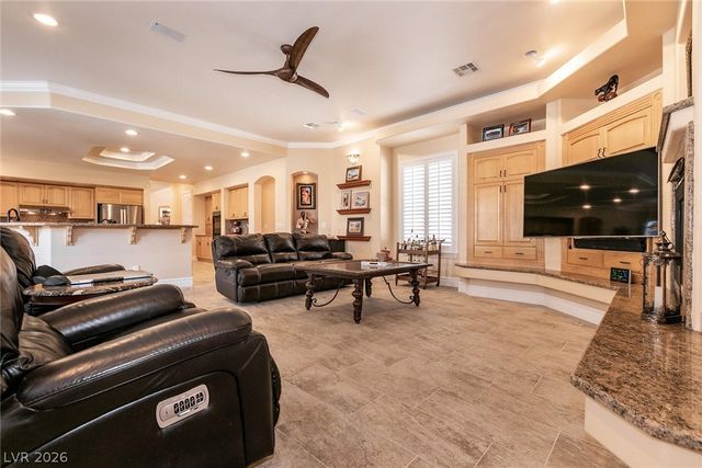 7718 Willow Cove Circle, Las Vegas, NV 89129