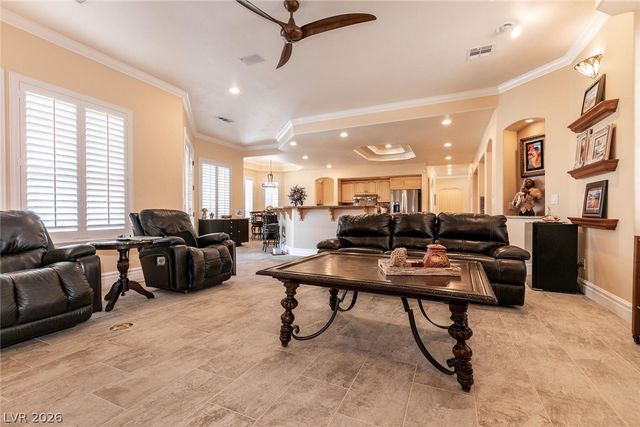 7718 Willow Cove Circle, Las Vegas, NV 89129