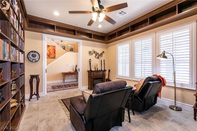 7718 Willow Cove Circle, Las Vegas, NV 89129
