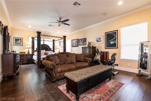 7718 Willow Cove Circle, Las Vegas, NV 89129
