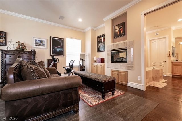 7718 Willow Cove Circle, Las Vegas, NV 89129
