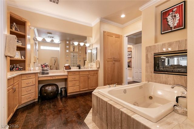7718 Willow Cove Circle, Las Vegas, NV 89129