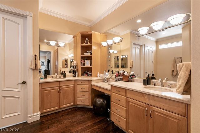 7718 Willow Cove Circle, Las Vegas, NV 89129