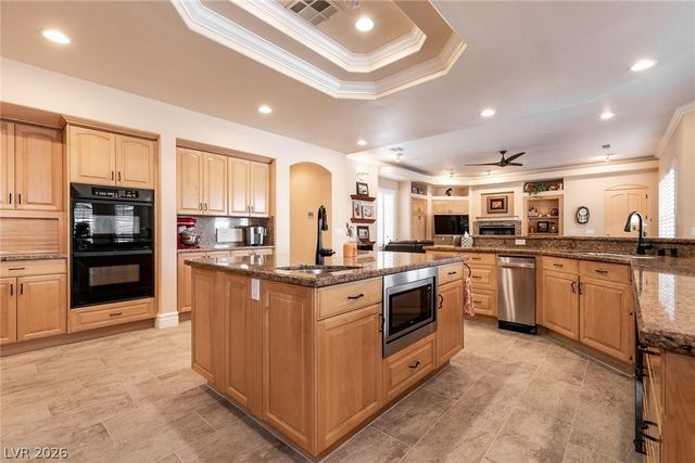 7718 Willow Cove Circle, Las Vegas, NV 89129