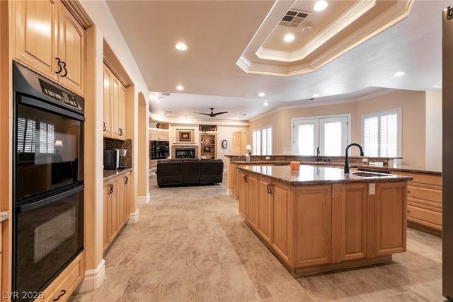 7718 Willow Cove Circle, Las Vegas, NV 89129