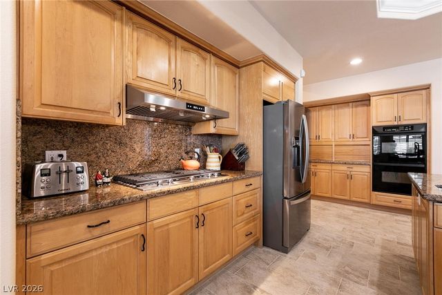 7718 Willow Cove Circle, Las Vegas, NV 89129