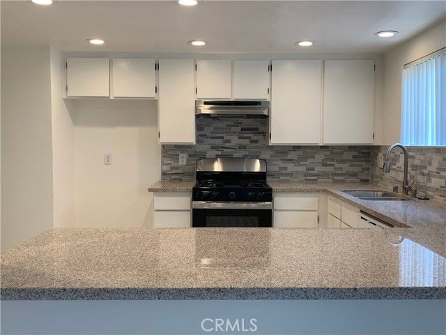 11414 Strathern Street, North Hollywood (los Angeles), CA 91605