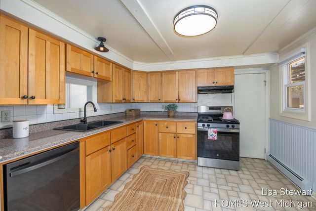 4011 Buttrick Avenue Se, Cascade Twp, MI 49301