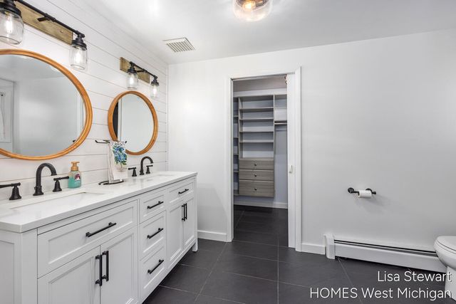 4011 Buttrick Avenue Se, Cascade Twp, MI 49301